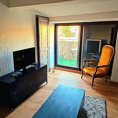 Studio Avec Terrasse Et Parking * Nimes