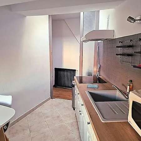 Studio Avec Terrasse Et Parking * Nimes
